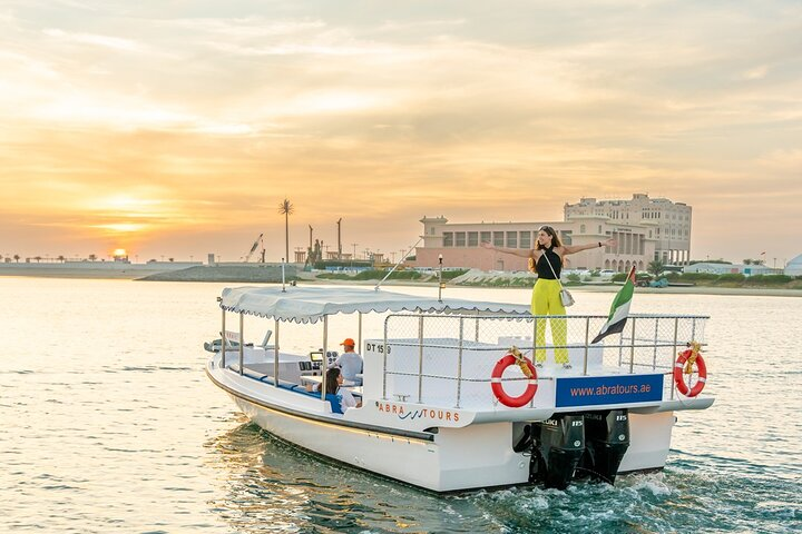 Experience the serene beauty of Dubai Marina at sunset. Glide past stunning landmarks and enjoy family-friendly moments on this unforgettable cruise along the Persian Gulf's coastline.